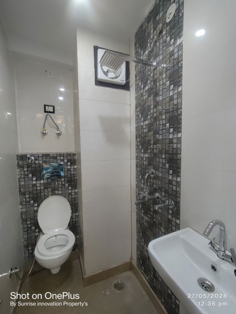 Bathroom, dwarka mor 2 Bedroom 700 Sq.Ft. Builder Floor In Dwarka Mor Delhi 10618680