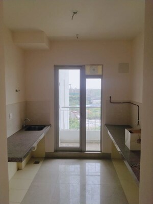 Room in 2 BHK Apartment at Piramal Vaikunth Vijit, Balkum Pada – for Sale