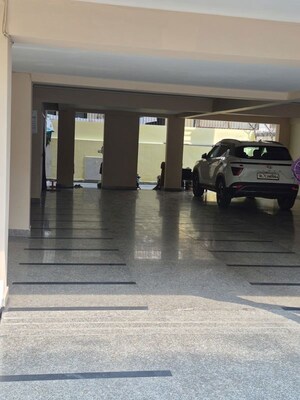 Parking in 3 BHK Builder Floor at Sector 46 – for Rent