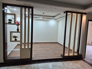 Room in 3 BHK Builder Floor at Sector 46 – for Rent