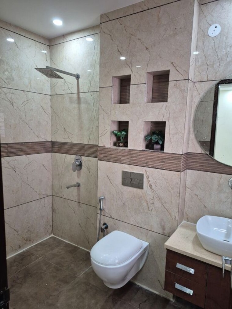 Bathroom, sector 46 3 Bedroom 328 Sq.Yd. Builder Floor In Sector 46 Gurgaon 10618691
