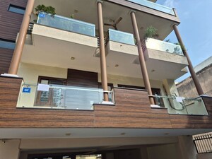 3 BHK Builder Floor For Rent in Sector 46