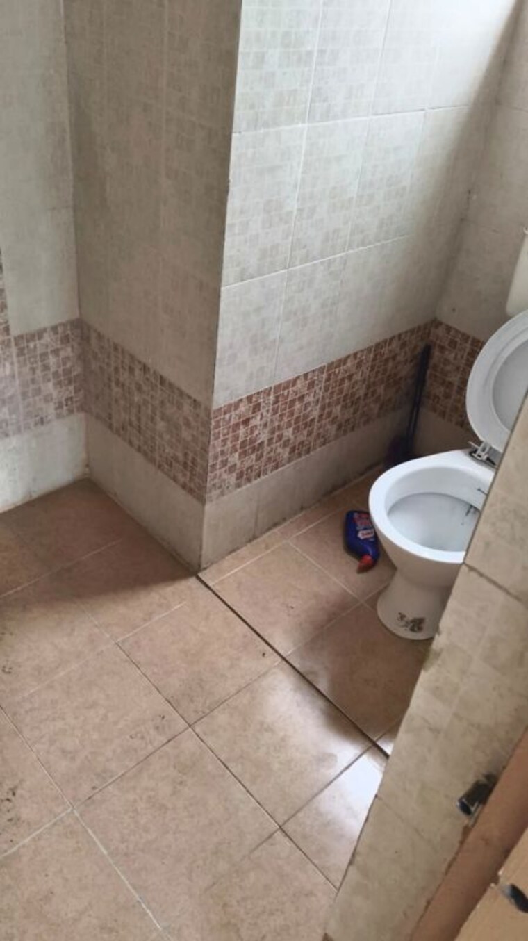 Bathroom, gomti nagar 3.5 Bedroom 1750 Sq.Ft. Apartment In Gomti Nagar Lucknow 10618716