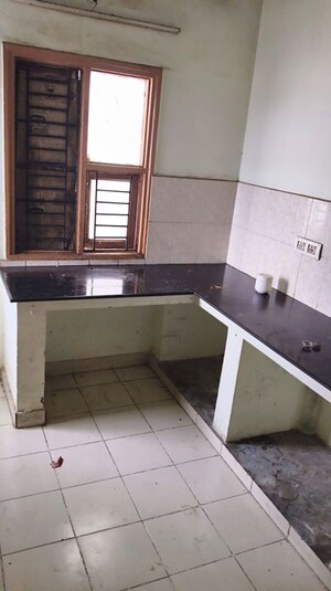 Kitchen in 3.5 BHK Apartment at Gomti Nagar – for Rent