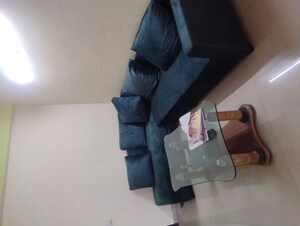 Living Room in 3 BHK Apartment at Gomti Nagar – for Rent