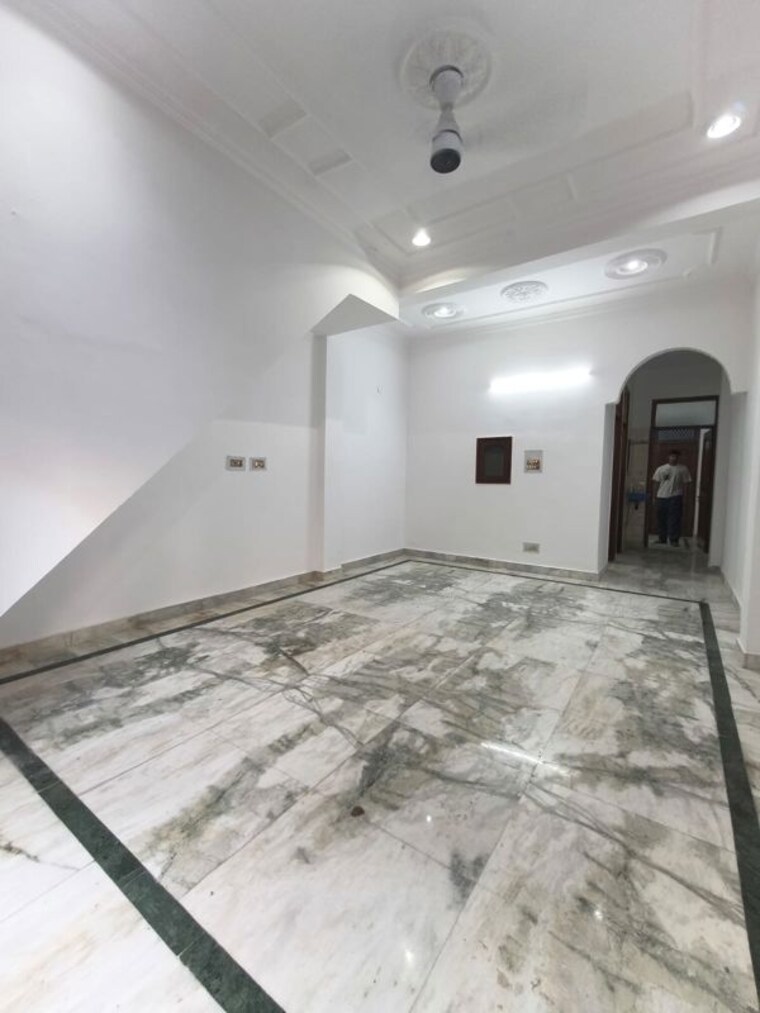 Room, rohini sector 11 Commercial Office Space 48 Sq.Mt. In Rohini Sector 11 Delhi 10618719