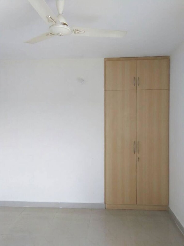 Room, amar shaheed path 3.5 Bedroom 1751 Sq.Ft. Apartment In Amar Shaheed Path Lucknow 10618722