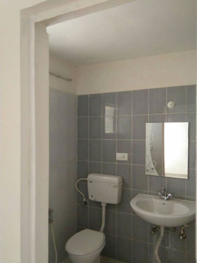 Bathroom, amar shaheed path 3.5 Bedroom 1751 Sq.Ft. Apartment In Amar Shaheed Path Lucknow 10618722