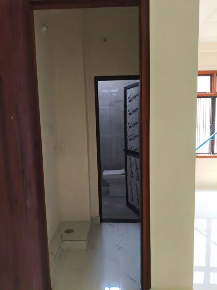 Attached Bathroom, gomti nagar 2.5 Bedroom 1200 Sq.Ft. Apartment In Gomti Nagar Lucknow 10618724