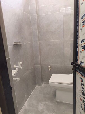 Bathroom in 2.5 BHK Apartment at Gomti Nagar – for Rent
