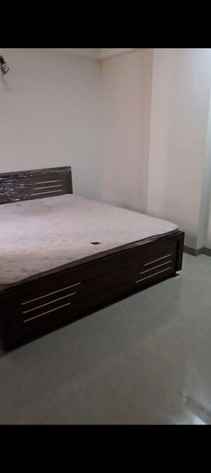 Bedroom in  Apartment at DND The Destination, Tilak Nagar – for Rent