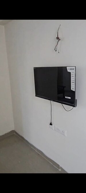 Room in  Apartment at DND The Destination, Tilak Nagar – for Rent