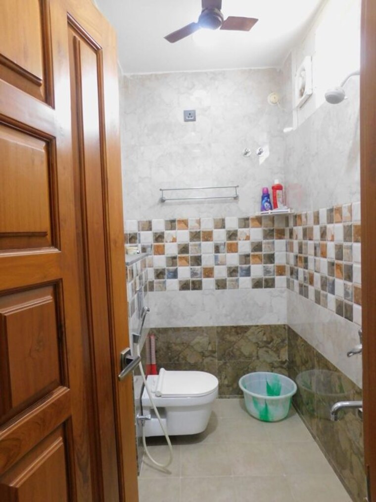 Bathroom, dlr-enclave 3 Bedroom 2200 Sq.Ft. Builder Floor In Sainikpuri Hyderabad 10618727
