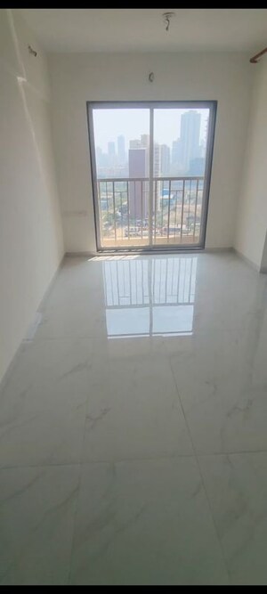 Room in 1 BHK Apartment at Metropolis Bayside, Kasarvadavali – for Rent