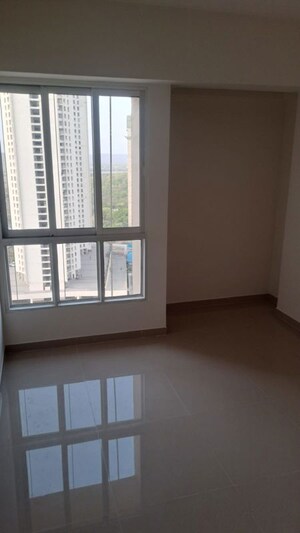 Room in 2 BHK Apartment at Puranik City Reserva, Ghodbunder Road – for Rent