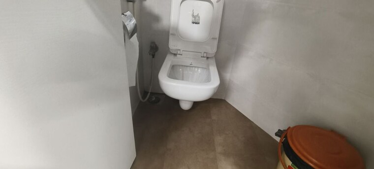 Bathroom, pranik-chambers Commercial Office Space 525 Sq.Ft. In Andheri East Mumbai 10618770