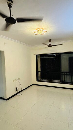 Room in 1 BHK Apartment at Amar Kunj Goregaon West, Goregaon West – for Rent