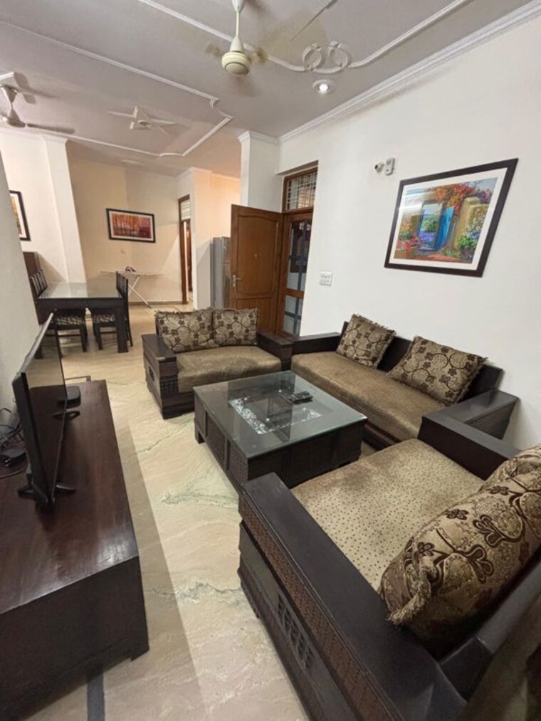Living Room, sector 45 3 Bedroom 240 Sq.Yd. Builder Floor In Sector 45 Gurgaon 10618800