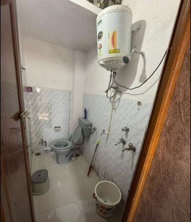 Bathroom, sector 41 1 Bedroom 215 Sq.Ft. Builder Floor In Sector 41 Chandigarh 10618822