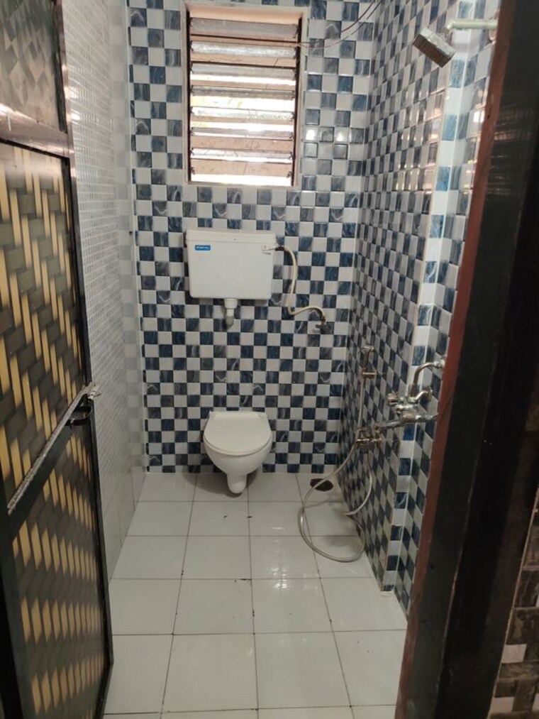 Bathroom, shree-gurukrupa-ashish-chs 2 Bedroom 886 Sq.Ft. Apartment In New Panvel Sector 17 Navi Mumbai 10618832
