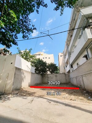  Plot For Sale in Srirampura