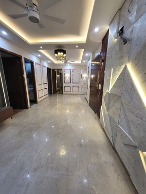 Parking in 3 BHK Builder Floor at Sector 15 – for Rent