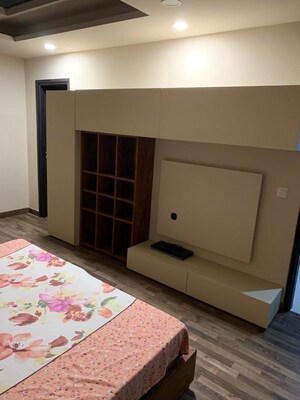 Room in 4 BHK Apartment at Sector 70 – for Sale