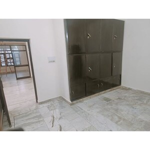 Room in 6 BHK Independent House at Sector 25 – for Sale