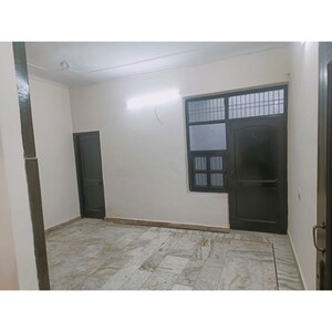 Room in 6 BHK Independent House at Sector 25 – for Sale