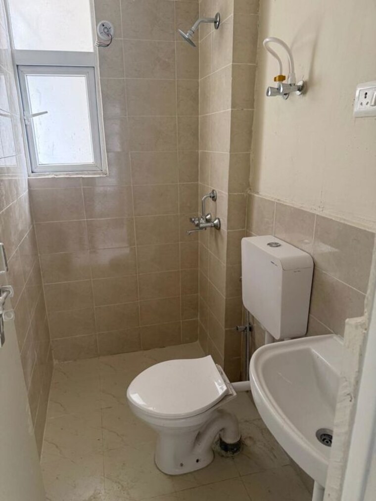 Bathroom, mrg-the-balcony 2 Bedroom 965 Sq.Ft. Apartment In Sector 93 Gurgaon 10618872