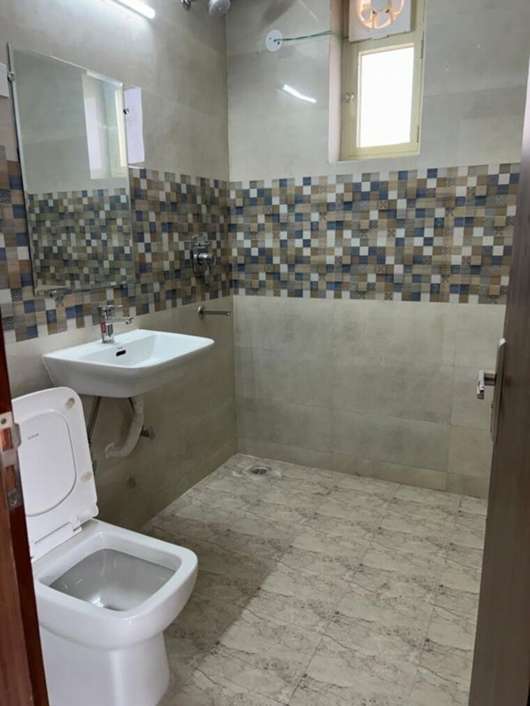 Team Area, sector 17 dwarka 4 Bedroom 3600 Sq.Ft. Builder Floor In Sector 17 Dwarka Delhi 10618870