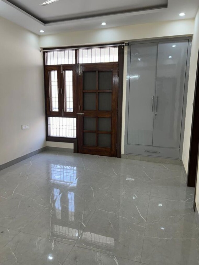Room, sector 17 dwarka 4 Bedroom 3600 Sq.Ft. Builder Floor In Sector 17 Dwarka Delhi 10618870