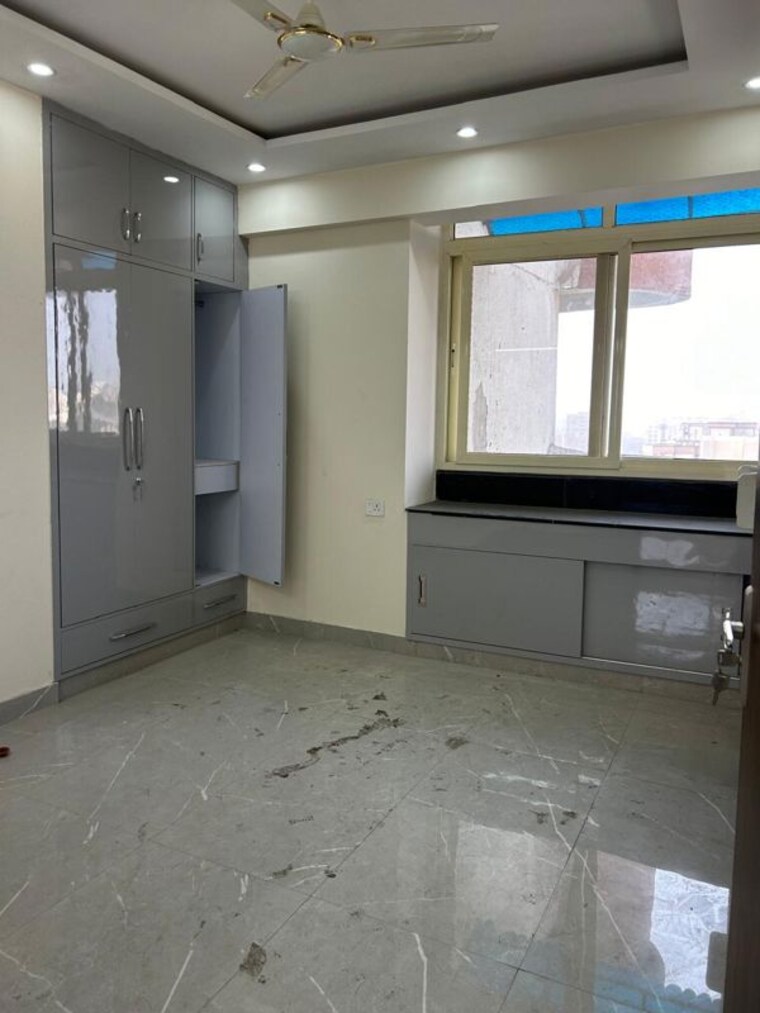 Room, sector 17 dwarka 4 Bedroom 3600 Sq.Ft. Builder Floor In Sector 17 Dwarka Delhi 10618870