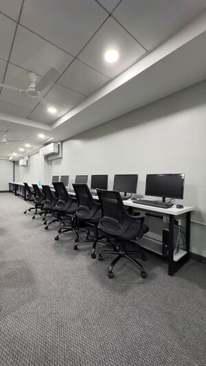  Office Space in IT/SEZ For Rent in Surat Dumas Road