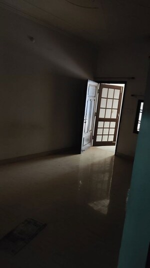  Warehouse For Rent in Charbagh