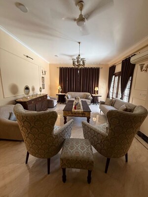 Living Room in 4 BHK Builder Floor at Sector 46 – for Rent