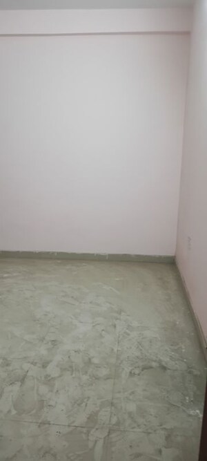  Showroom For Rent in Haibat Mau Mawaiya