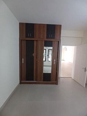 Room in 4 BHK Apartment at LGCL Beautiful World, Hennur – for Rent