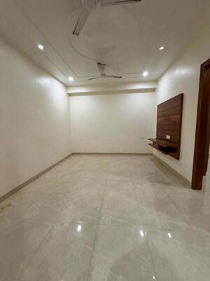 Room in 3 BHK Apartment at BPTP Freedom Park Life, Sector 57 – for Rent