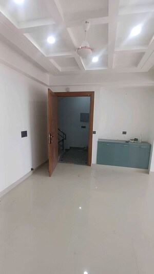 Room in 3 BHK Builder Floor at Sector 23 – for Rent