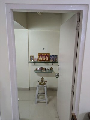 Furnished Amenities in 3 BHK Apartment at Grace Classic, Khar West – for Rent