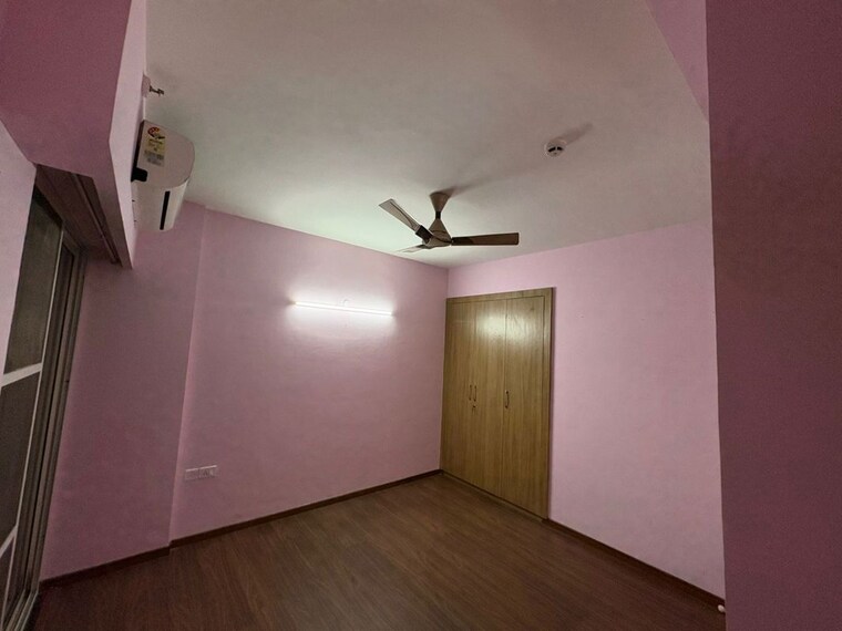 Room, m3m-marina 2 Bedroom 1260 Sq.Ft. Apartment In Sector 68 Gurgaon 10618998