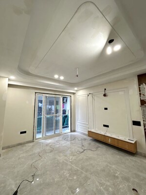 Room in 3 BHK Builder Floor at Sector 23 – for Rent