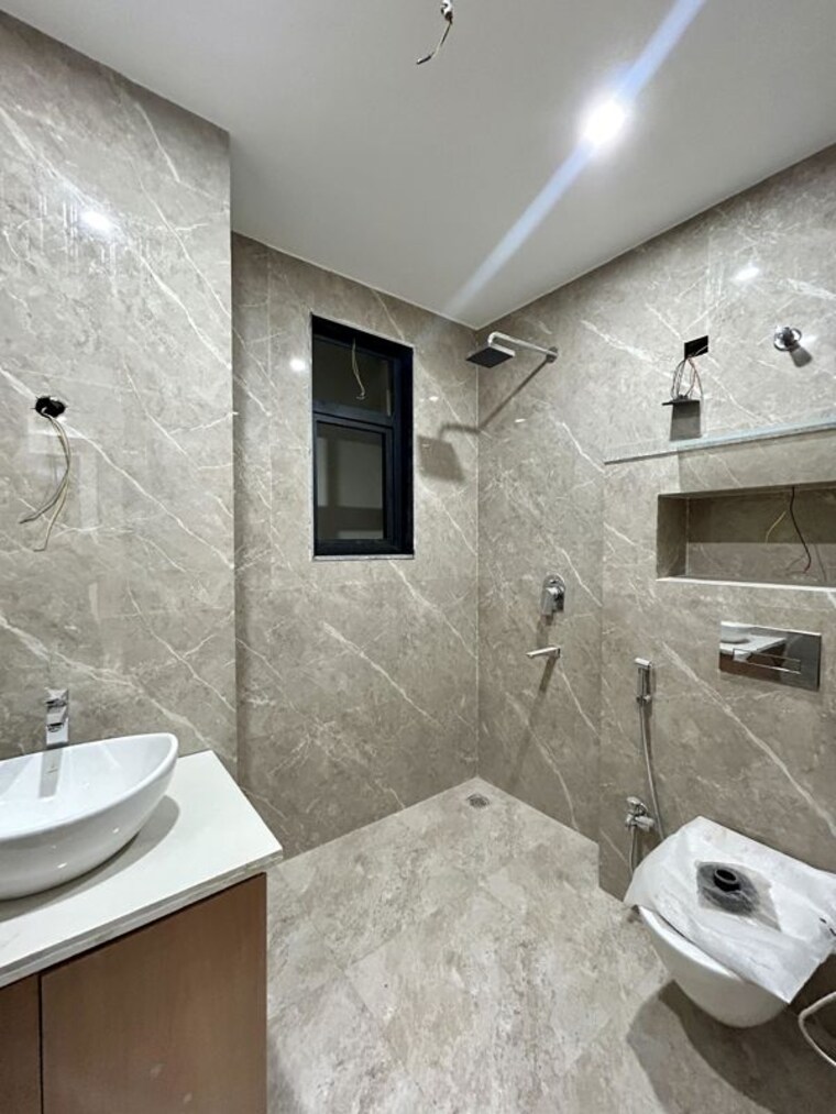 Bathroom, sector 23 3 Bedroom 1550 Sq.Ft. Builder Floor In Sector 23 Gurgaon 10619020