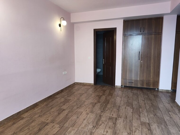 Room, omaxe-royal-residency-faridabad 3 Bedroom 1925 Sq.Ft. Apartment In Sector 79 Faridabad 10619028