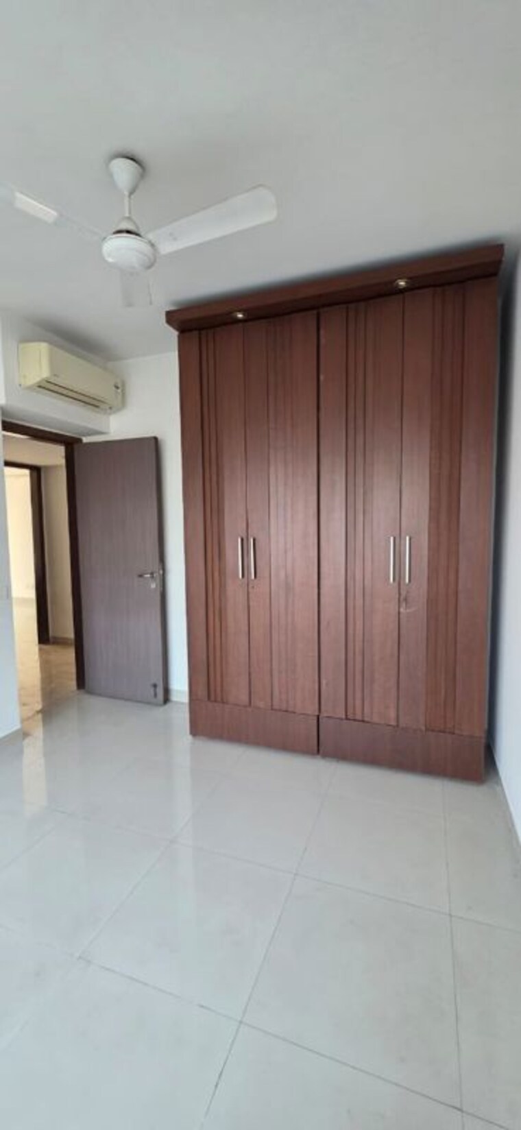 Room, db-woods 3 Bedroom 1820 Sq.Ft. Apartment In Goregaon East Mumbai 10619067