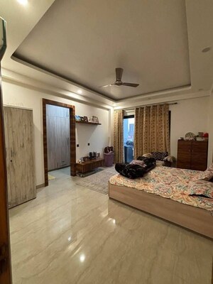 Bedroom in 3 BHK Builder Floor at Sector 47 – for Rent