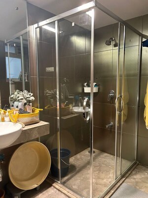 Team Area in 2 BHK Apartment at Ariisto Sapphire, Santacruz West – for Sale