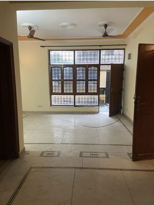 Living Room in 2 BHK Builder Floor at Sector 45 – for Rent