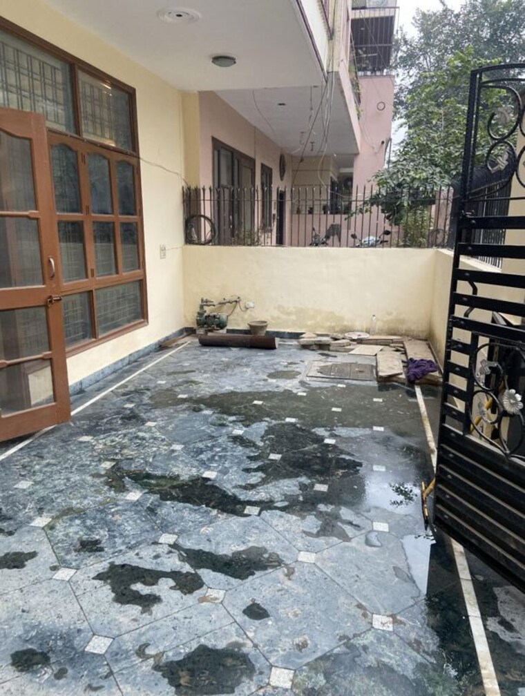 Balcony, sector 45 2 Bedroom 1300 Sq.Ft. Builder Floor In Sector 45 Gurgaon 10619102
